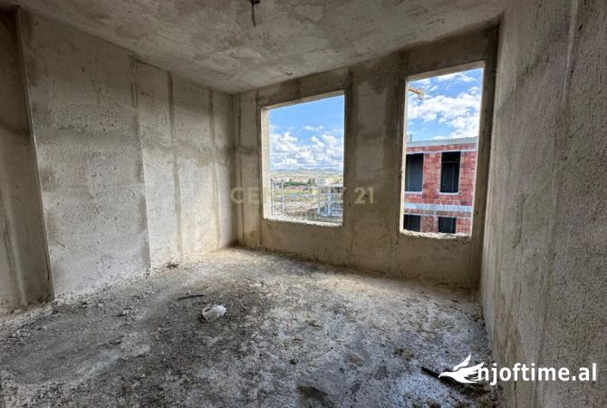 Shtepi ne shitje Apartament ne Durres, 2+1, Mobilimi Bosh, pa mobiluar, Pagesa 109,200  Euro.