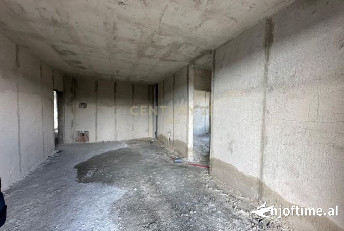 Shtepi ne shitje Apartament ne Durres, 2+1, Mobilimi Bosh, pa mobiluar, Pagesa 109,200  Euro.