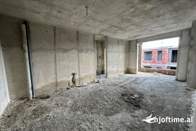 Shtepi ne shitje Apartament ne Durres, 2+1, Mobilimi Bosh, pa mobiluar, Pagesa 109,200  Euro.