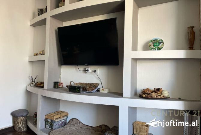 Shtepi ne shitje Apartament ne Durres, 3+1, Mobilimi E mobiluar, Pagesa 129,000  Euro.