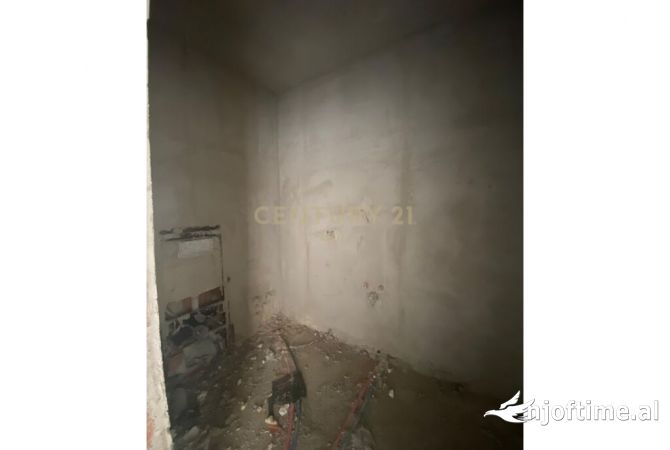 Shtepi ne shitje Apartament ne Durres, 1+1, Mobilimi Bosh, pa mobiluar, Pagesa 88,790  Euro.