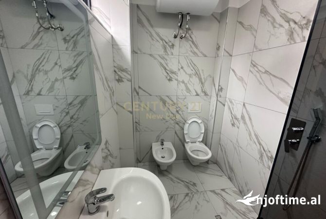 Shtepi ne shitje Apartament ne Durres, 2+1, Mobilimi E mobiluar, Pagesa 145,000  Euro.