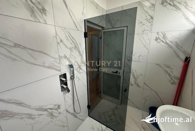 Shtepi ne shitje Apartament ne Durres, 2+1, Mobilimi E mobiluar, Pagesa 145,000  Euro.