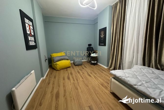 Shtepi ne shitje Apartament ne Durres, 2+1, Mobilimi E mobiluar, Pagesa 145,000  Euro.