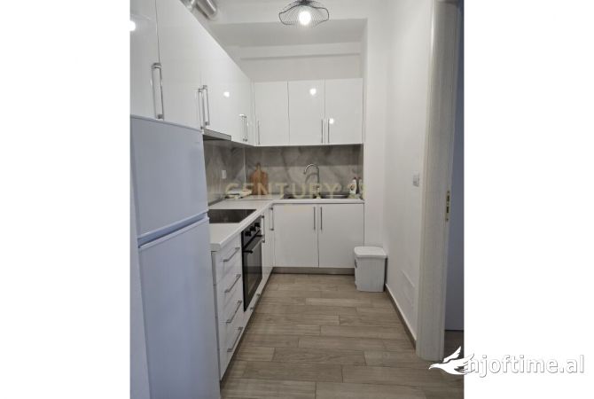 Shtepi ne shitje Apartament ne Durres, 2+1, Mobilimi E mobiluar, Pagesa 178,000  Euro.
