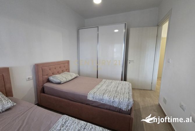 Shtepi ne shitje Apartament ne Durres, 2+1, Mobilimi E mobiluar, Pagesa 178,000  Euro.