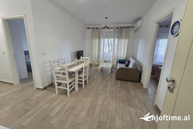 Shtepi ne shitje Apartament ne Durres, 2+1, Mobilimi E mobiluar, Pagesa 178,000  Euro.