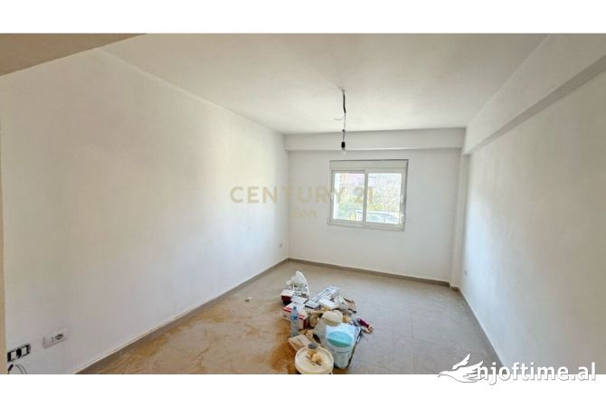 Shtepi ne shitje Apartament ne Durres, 2+1, Mobilimi Pjeserisht e mobiluar, Pagesa 120,000  Euro.