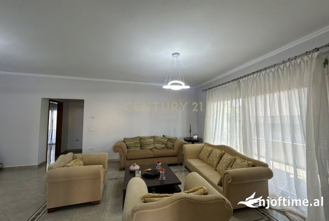 Shtepi ne shitje Apartament ne Durres, 2+1, Mobilimi E mobiluar, Pagesa 179,000  Euro.