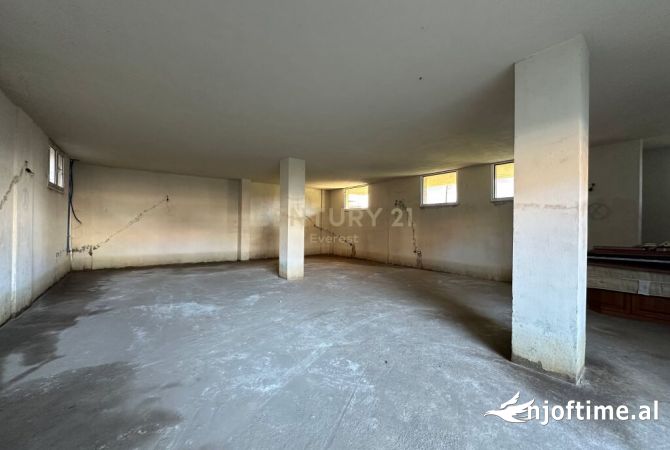 Shtepi ne shitje Apartament ne Durres, 2+1, Mobilimi E mobiluar, Pagesa 179,000  Euro.