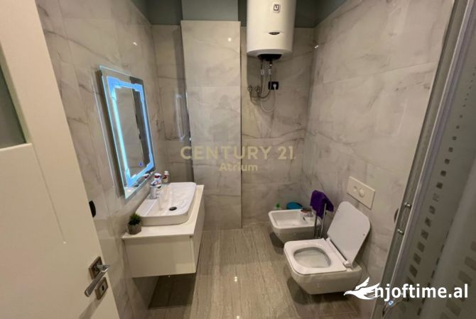 Shtepi ne shitje Apartament ne Durres, 2+1, Mobilimi E mobiluar, Pagesa 350,000  Euro.