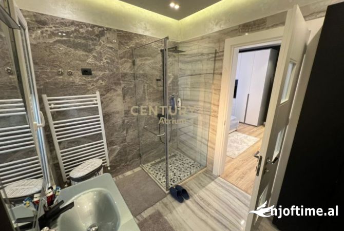 Shtepi ne shitje Apartament ne Durres, 2+1, Mobilimi E mobiluar, Pagesa 350,000  Euro.