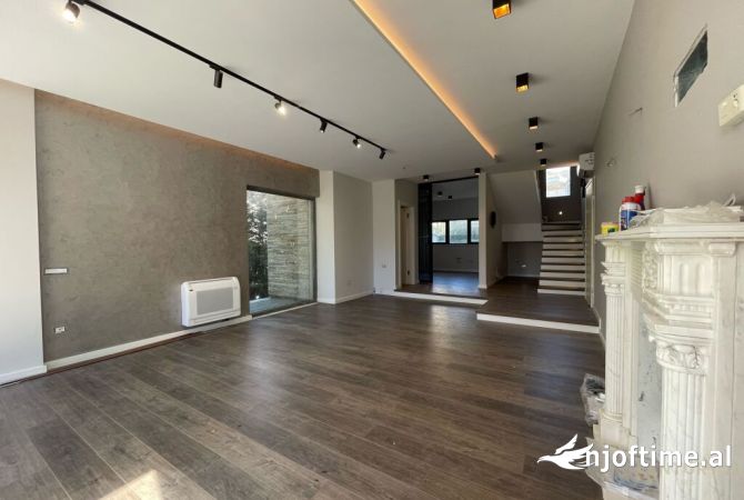 Shtepi ne shitje Apartament ne Durres, 3+1, Mobilimi Bosh, pa mobiluar, Pagesa 700,000  Euro.