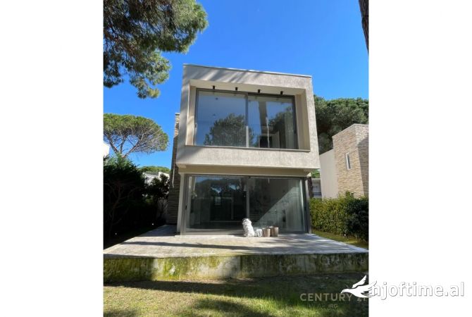 Shtepi ne shitje Apartament ne Durres, 3+1, Mobilimi Bosh, pa mobiluar, Pagesa 700,000  Euro.