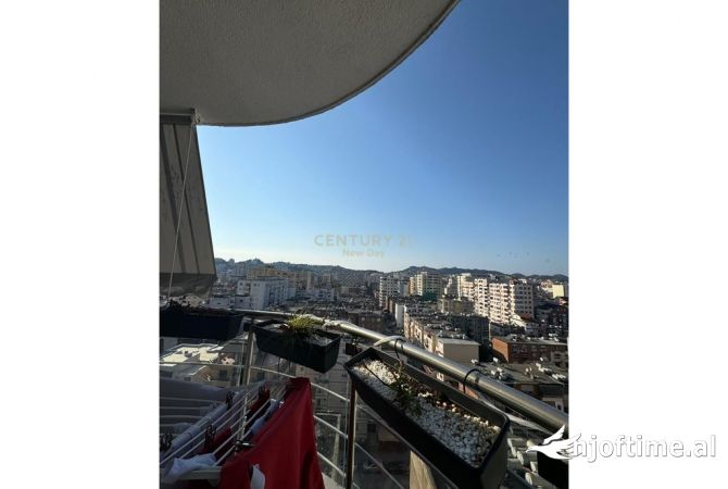 Shtepi ne shitje Apartament ne Durres, 3+1, Mobilimi E mobiluar, Pagesa 240,000  Euro.