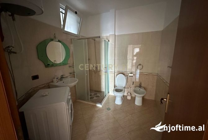 Shtepi ne shitje Apartament ne Durres, 2+1, Mobilimi E mobiluar, Pagesa 150,000  Euro.