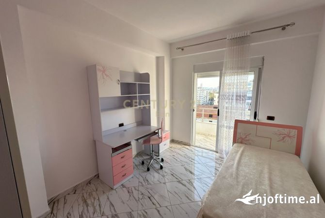 Shtepi ne shitje Apartament ne Durres, 2+1, Mobilimi E mobiluar, Pagesa 150,000  Euro.