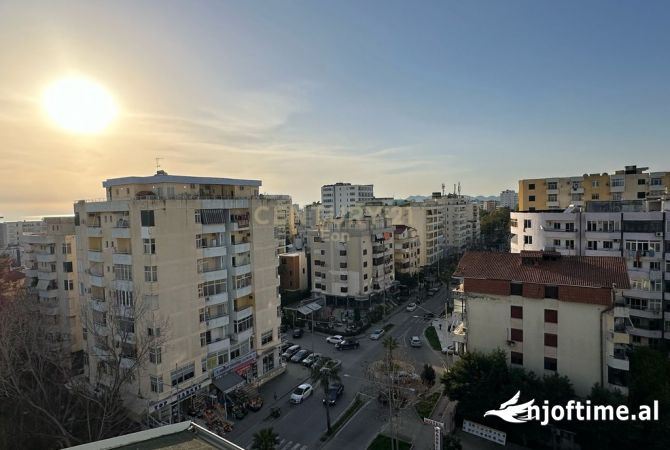 Shtepi ne shitje Apartament ne Durres, 2+1, Mobilimi E mobiluar, Pagesa 150,000  Euro.