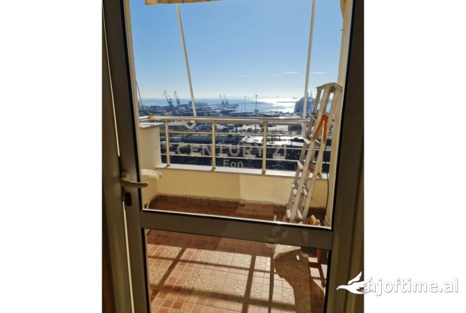Shtepi ne shitje Apartament ne Durres, 2+1, Mobilimi E mobiluar, Pagesa 140,000  Euro.