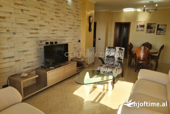 Shtepi ne shitje Apartament ne Durres, 2+1, Mobilimi E mobiluar, Pagesa 140,000  Euro.