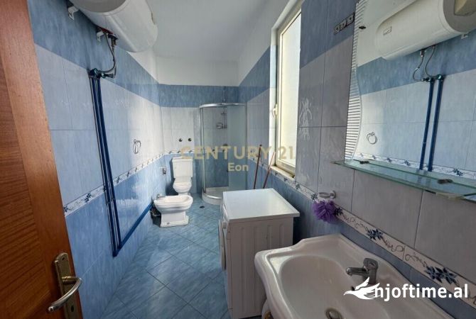 Shtepi ne shitje Apartament ne Durres, 2+1, Mobilimi E mobiluar, Pagesa 139,000  Euro.