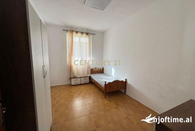 Shtepi ne shitje Apartament ne Durres, 2+1, Mobilimi E mobiluar, Pagesa 139,000  Euro.