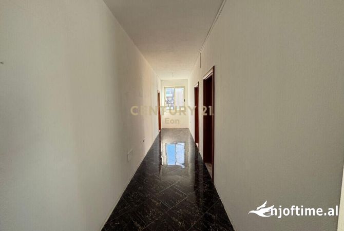 Shtepi ne shitje Apartament ne Durres, 2+1, Mobilimi E mobiluar, Pagesa 139,000  Euro.