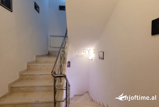 SHITET HOTEL ME PISHINE NE SHKALLNUR!