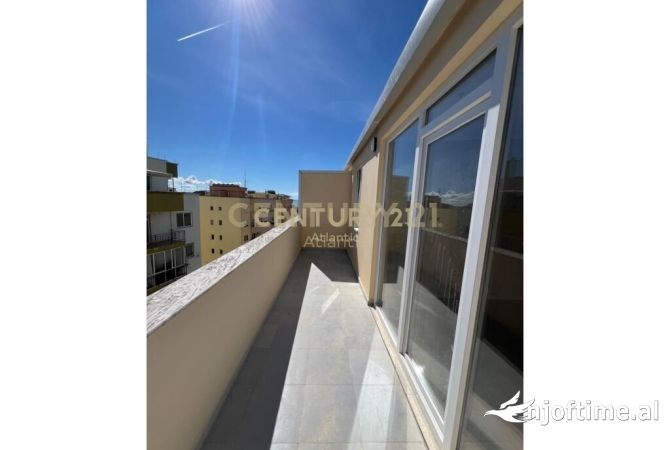 Shtepi ne shitje Apartament ne Durres, 2+1, Mobilimi Bosh, pa mobiluar, Pagesa 125,000  Euro.