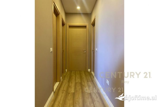 Shtepi ne shitje Apartament ne Durres, 2+1, Mobilimi E mobiluar, Pagesa 135,000  Euro.