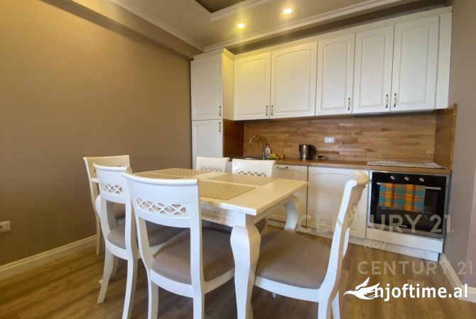 Shtepi ne shitje Apartament ne Durres, 2+1, Mobilimi E mobiluar, Pagesa 135,000  Euro.