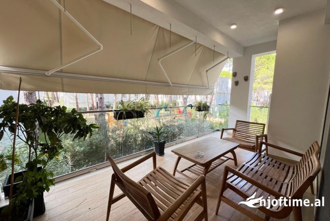 Shtepi ne shitje Apartament ne Durres, 2+1, Mobilimi E mobiluar, Pagesa 320,000  Euro.