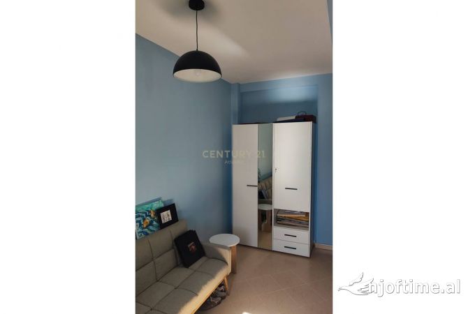 Shtepi ne shitje Apartament ne Durres, 2+1, Mobilimi E mobiluar, Pagesa 110,000  Euro.