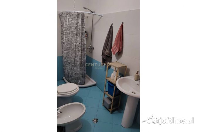 Shtepi ne shitje Apartament ne Durres, 2+1, Mobilimi E mobiluar, Pagesa 110,000  Euro.