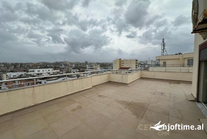 Shtepi ne shitje Duplex(shtepi me 2 kate) ne Durres, 2+1, Mobilimi E mobiluar, Pagesa 200,000  Euro.