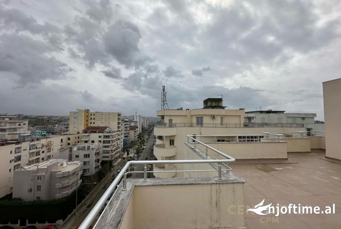 Shtepi ne shitje Duplex(shtepi me 2 kate) ne Durres, 2+1, Mobilimi E mobiluar, Pagesa 200,000  Euro.