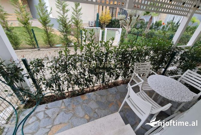 Shtepi ne shitje Apartament ne Durres, 6+1, Mobilimi E mobiluar, Pagesa 622,000  Euro.