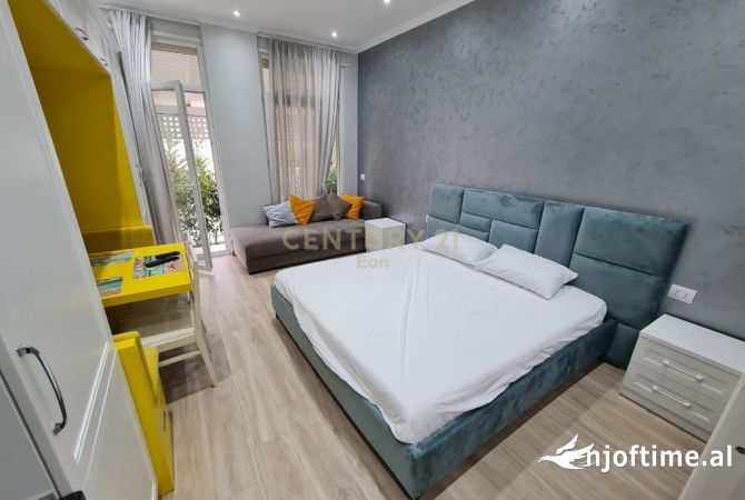 Shtepi ne shitje Apartament ne Durres, 6+1, Mobilimi E mobiluar, Pagesa 622,000  Euro.