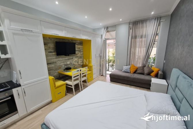 Shtepi ne shitje Apartament ne Durres, 6+1, Mobilimi E mobiluar, Pagesa 622,000  Euro.