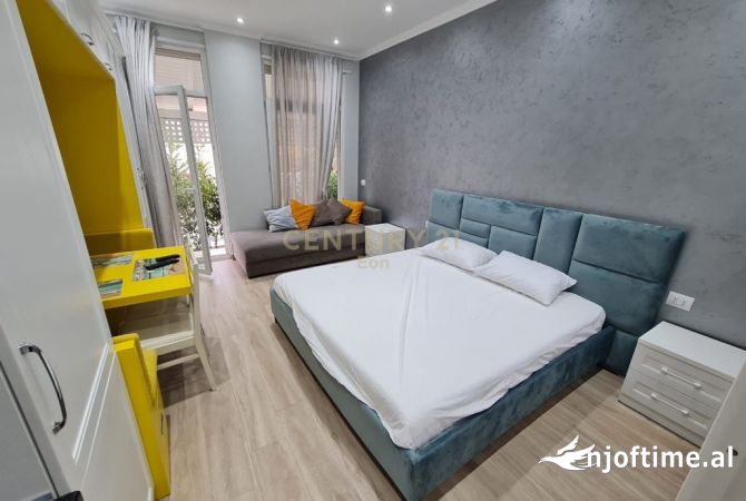 Shtepi ne shitje Apartament ne Durres, 6+1, Mobilimi E mobiluar, Pagesa 622,000  Euro.