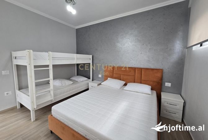 Shtepi ne shitje Apartament ne Durres, 6+1, Mobilimi E mobiluar, Pagesa 622,000  Euro.