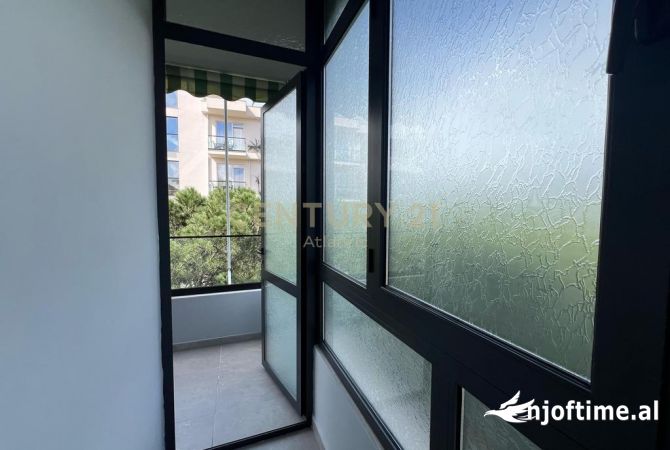 Shtepi ne shitje Apartament ne Durres, 2+1, Mobilimi Pjeserisht e mobiluar, Pagesa 135,000  Euro.