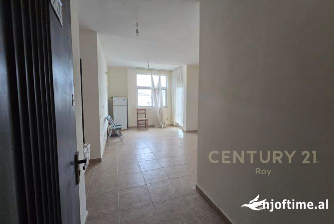 Shtepi ne shitje Apartament ne Durres, 2+1, Mobilimi Bosh, pa mobiluar, Pagesa 85,000  Euro.