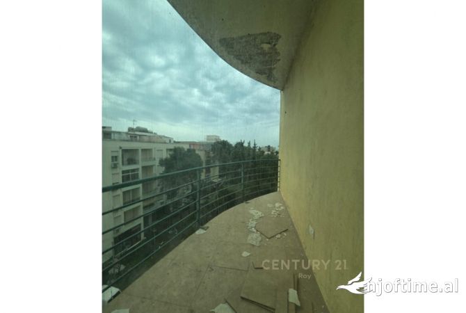 Shtepi ne shitje Apartament ne Durres, 2+1, Mobilimi Bosh, pa mobiluar, Pagesa 85,000  Euro.