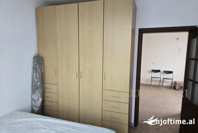 Shtepi ne shitje Apartament ne Durres, 2+1, Mobilimi Bosh, pa mobiluar, Pagesa 85,000  Euro.