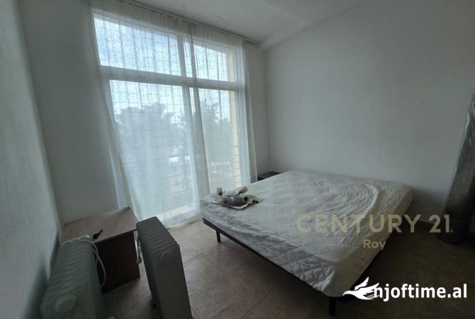 Shtepi ne shitje Apartament ne Durres, 2+1, Mobilimi Bosh, pa mobiluar, Pagesa 85,000  Euro.