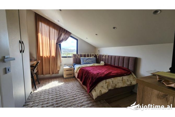 Shtepi ne shitje Vila Luksoze ne Durres, 4+1, Mobilimi E mobiluar, Pagesa 390,000  Euro.