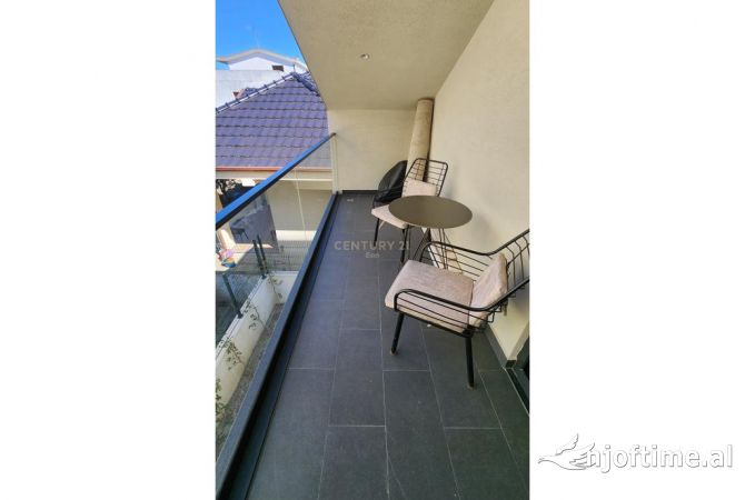 Shtepi ne shitje Vila Luksoze ne Durres, 4+1, Mobilimi E mobiluar, Pagesa 390,000  Euro.