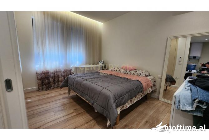 Shtepi ne shitje Vila Luksoze ne Durres, 4+1, Mobilimi E mobiluar, Pagesa 390,000  Euro.