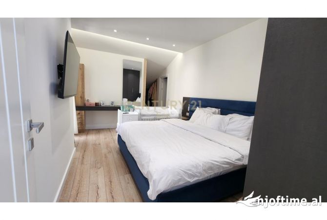 Shtepi ne shitje Vila Luksoze ne Durres, 4+1, Mobilimi E mobiluar, Pagesa 390,000  Euro.